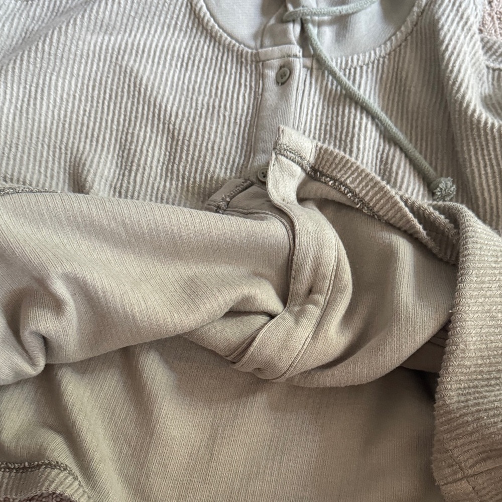 AEO Ribbed Button-Up Hoodie - Picture 6 of 9